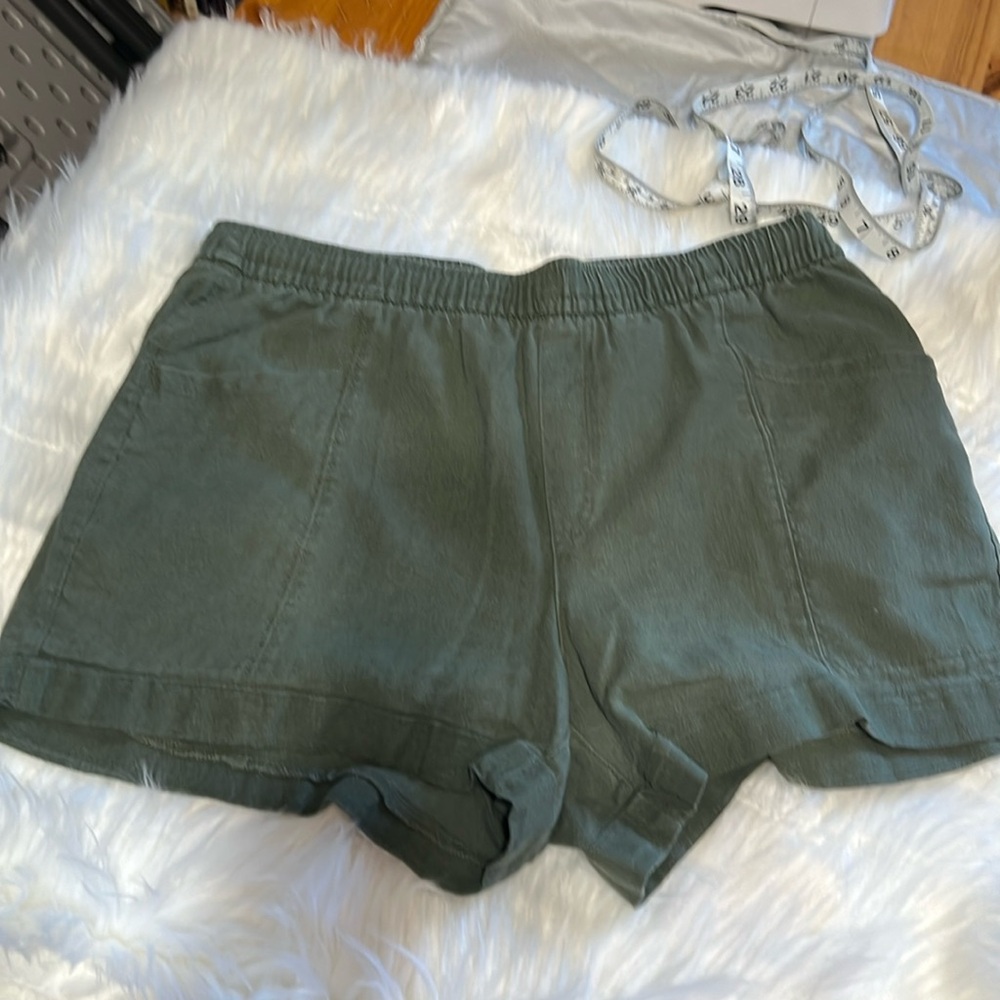 Linen shorts